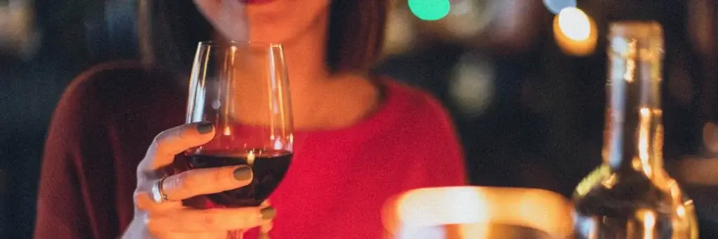 DOES ALCOHOL AFFECT WOMEN DIFFERENTLY THAN MEN?