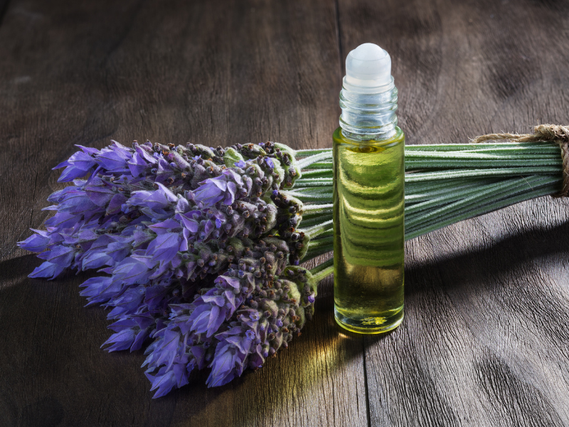 What Are Essential Oils and Why is Everybody Using Them?