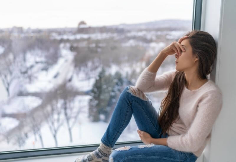 Coping with Seasonal Affective Disorder – 4 Tips to Manage Symptoms & Boost Mood